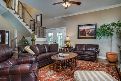 6138 Williams Ct Great Room with stairs