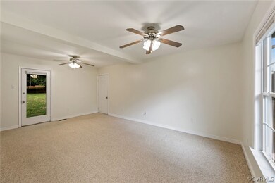 Great Room w/ Dual Fans.