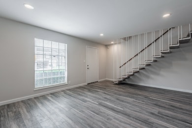 Front door opens to Fountain View, making it easy to receive GrubHub and Favor! Also an easy way to catch your Uber.