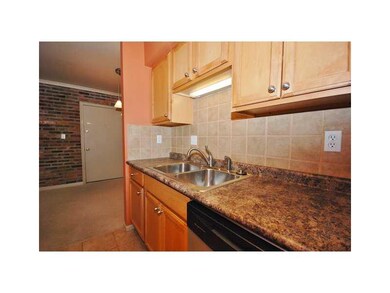 930 Adam Dr unit G, Pittsburgh, PA 15216 - photo 3