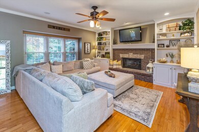 9874 Water Crest Dr, Fishers, IN 46038 - photo 7