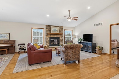 3416 Irongate Ct unit 5B, Kalamazoo, MI 49009 - photo 5