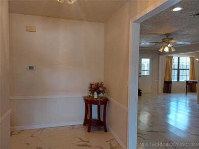 213 W Los Angeles St, Broken Arrow, OK 74011 - photo 5