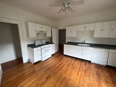200 Church St unit 3, Newton, MA 02458 - photo 3