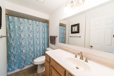 27BonaventureDr-0004