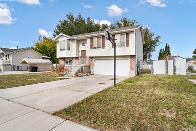 2404 W 1850 N, Clearfield, UT 84015 - photo 2