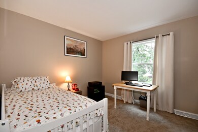 1032 N Brainard St, Naperville, IL 60563 - photo 4