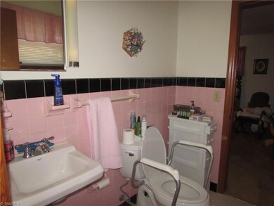 938 Sequoia Ave, Asheboro, NC 27205 - photo 7