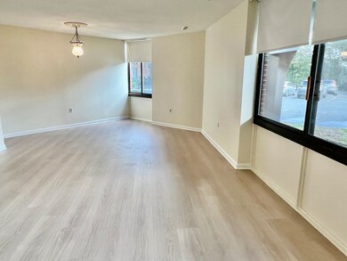 1002 Paradise Rd unit 1M, Swampscott, MA 01907 - photo 6