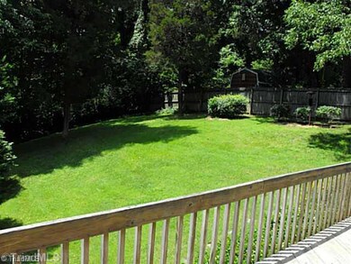 5511 Fallingbrooks Dr, Greensboro, NC 27407 - photo 6