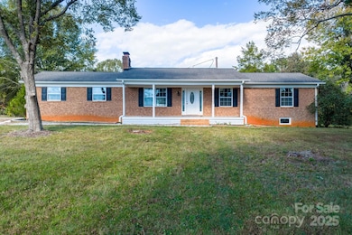 5613 Springs Rd, Conover, NC 28613 - photo 2