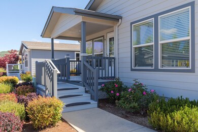 829KingsWay-002