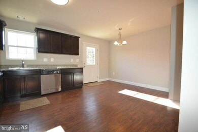 810 Glacier Ave, Capitol Heights, MD 20743 - photo 3