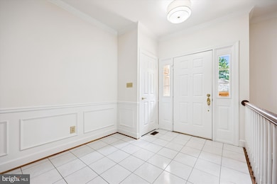 9420 Lost Trail Way, Potomac, MD 20854 - photo 4