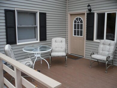 Enjoy life at the lake in style