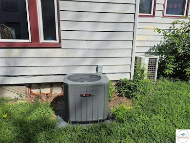 304 E Benton St, Windsor, MO 65360 - photo 4