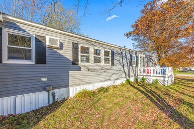 158 Staples St, Seabrook, NH 03874 - photo 4