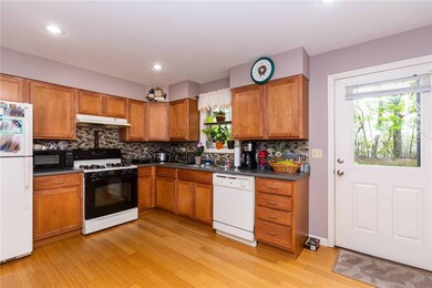 84 Barton St, Pawtucket, RI 02860 - photo 7