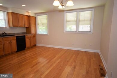 1073 Tremont Dr, Glenolden, PA 19036 - photo 6