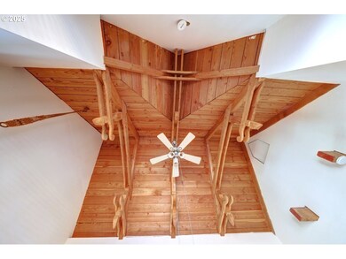 123 W 1st Ave, Cannon Beach, OR 97110 - photo 6