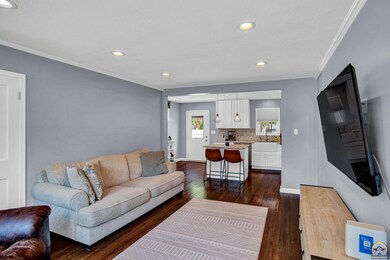 828 SW Wayne Ave, Topeka, KS 66606 - photo 4