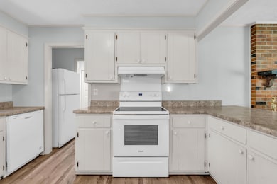 Delk Kitchen 2