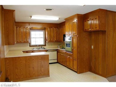 842 Mocksville Hwy, Statesville, NC 28625 - photo 2