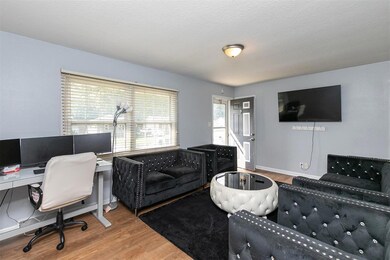 2219 SE 6th St, Des Moines, IA 50315 - photo 4