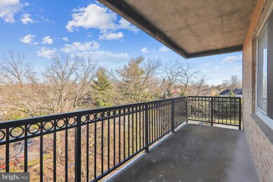 Park Sutton Condominiums unit 916, Silver Spring, MD 20910 - photo 5