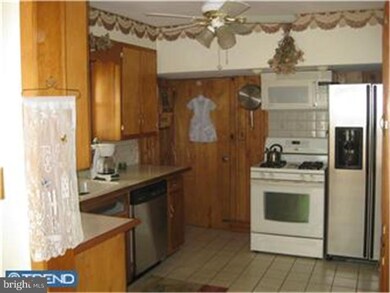 65 W Centre St, Woodbury, NJ 08096 - photo 6