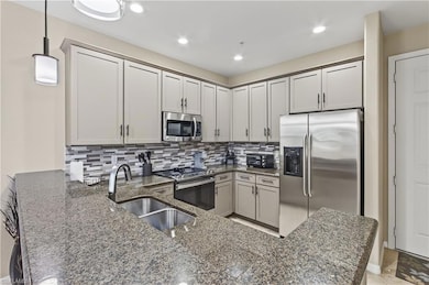 8964 Malibu Ln unit 11, Naples, FL 34113 - photo 3