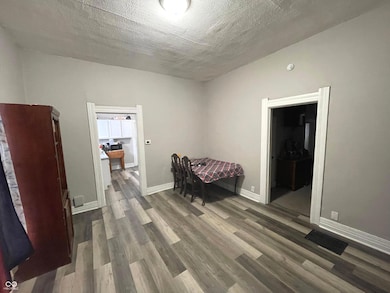 931 W 3rd St, Anderson, IN 46016 - photo 3