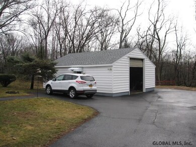 163 S Kingsboro Ave, Gloversville, NY 12078 - photo 3