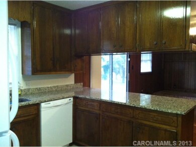 218 Valley St, Statesville, NC 28677 - photo 5