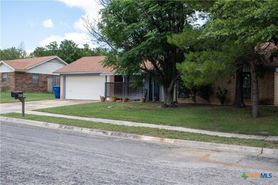 201 E Hogan Dr, Copperas Cove, TX 76522 - photo 2