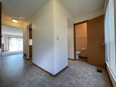 5897 Shadow Lake Cir unit 5897, Columbus, OH 43235 - photo 6