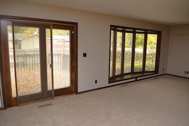 816 E Phoenix Ave, Grand Island, NE 68801 - photo 6