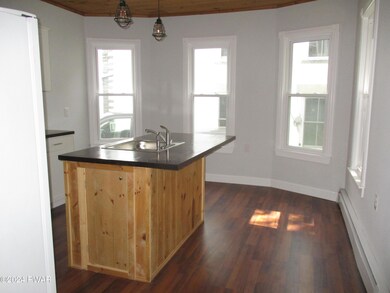 111 W Catherine St, Milford, PA 18337 - photo 3