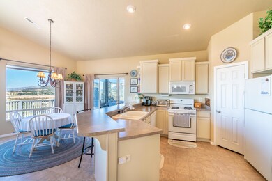 03 Kitchen