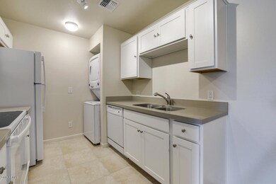 1916-North-32nd-Street-201-and-204-17