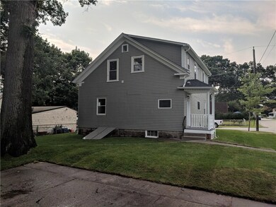 64 Phillips St, Woonsocket, RI 02895 - photo 3