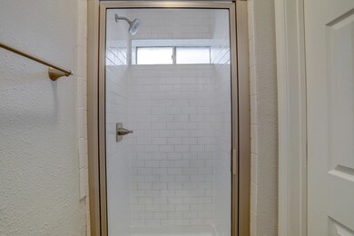 16911 Ravine Cir, Friendswood, TX 77546 - photo 6