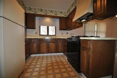 575 Terry Ave, Aurora, IL 60506 - photo 3