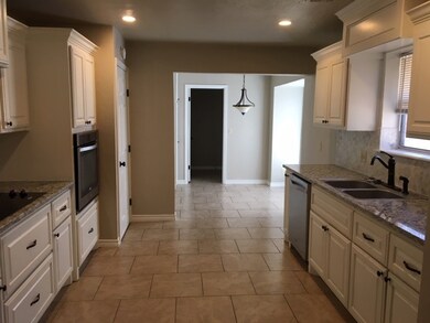 2205 Twin Dr, Duncan, OK 73533 - photo 4