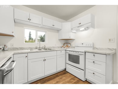 1100 S 7th Ave, Kelso, WA 98626 - photo 6