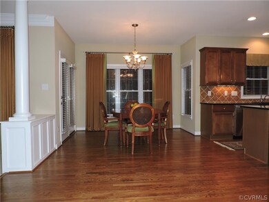 Eat-in Kitchen