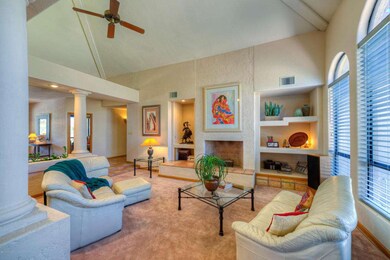 004_Living Room