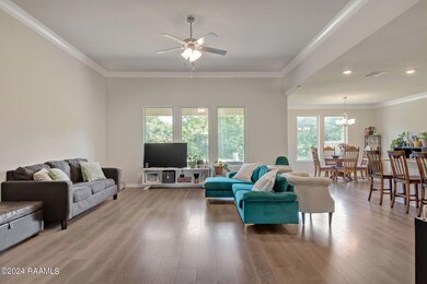 4-web-or-mls-303 New Trails Ln-4