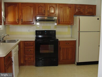 4106 Rocky Mount Dr, Temple Hills, MD 20748 - photo 7