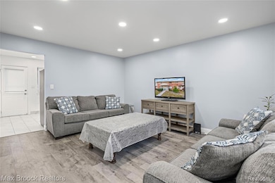 29273 Tessmer Ct unit 87, Madison Heights, MI 48071 - photo 5